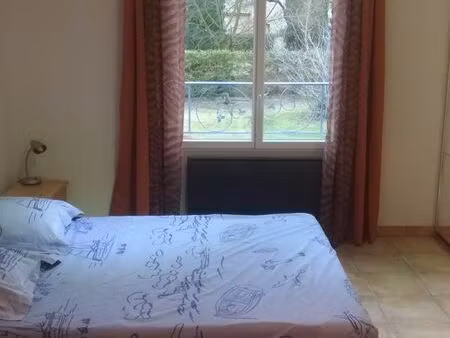 joli studio lumineux calme  du 1er mai au 31 aout uniquement  parking