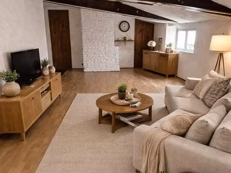 ◊ t2 bis de 49 m² – 2e étage – abbaye aux dames – beau potentiel