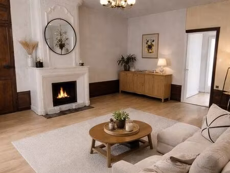 ◊ t2 de 55 m² – 1er étage – abbaye aux dames – beau potentiel