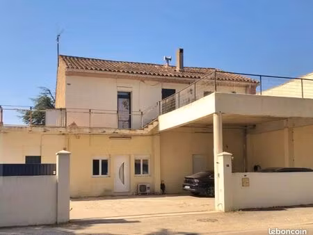 maison rénovée de 240 m² avec dépendance et piscine  proche carcassonne et narbonne
