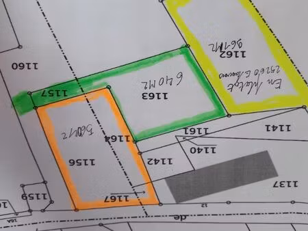 terrain 1093 m² etouvans