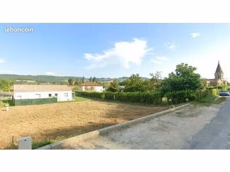 terrain 651 m² crépol