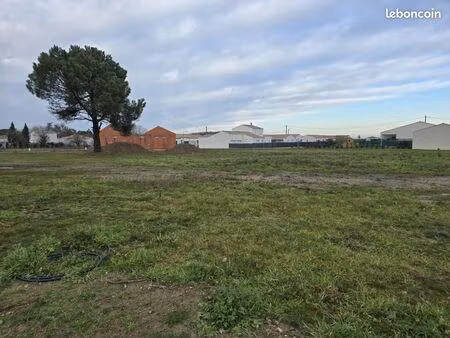 terrain 468 m² etaules