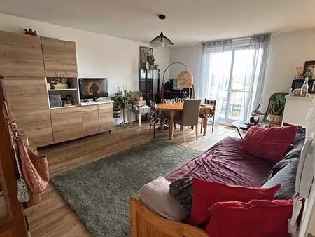 appartement t2 47m2 avec balcon 85000