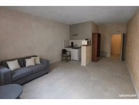 ◊ studio de 23 m² – 1er étage – abbaye aux dames – fort potentiel