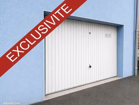 parking/box 1 pièce 45 m²