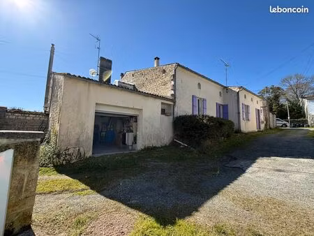 maison ancienne habitable  à rénover