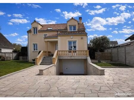 maison contemporaine 6 pièces 130m² hab. + sous-sol total 75m² sur terrain de 800m² - dpe 