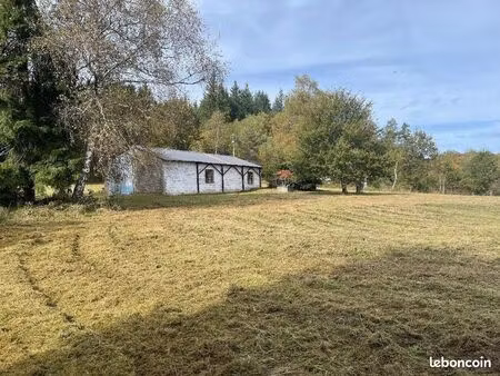 beau terrain constructible de 10.000 m²