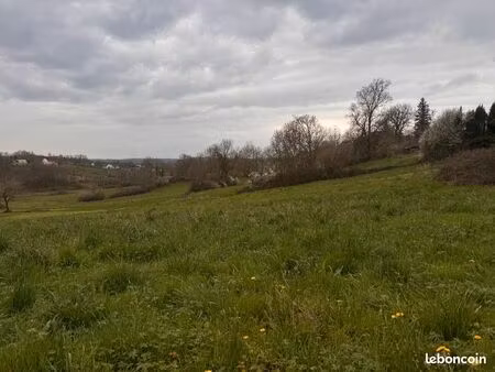 terrain 1 500 m² objat