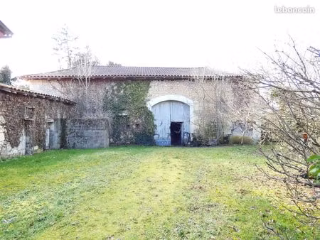 grange 2 pièces 183 m²