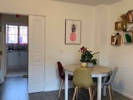 duplex 60m2- 2 chambres- jardin 40 m2- parking- proche a13