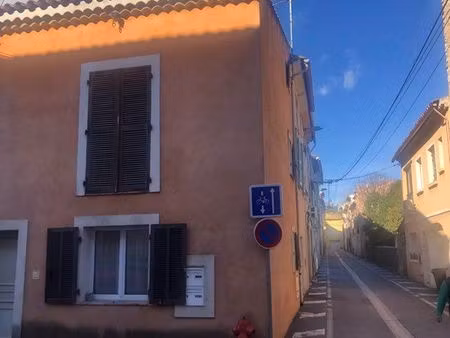 location t2 garéoult