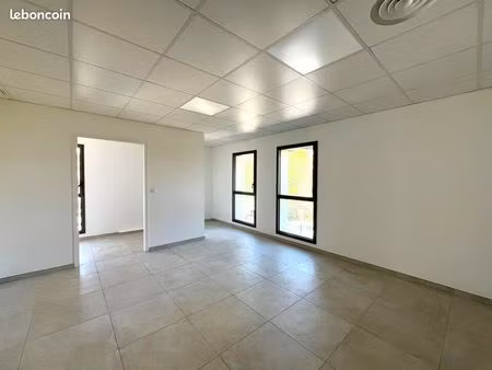 bureaux 28 m² lorgues