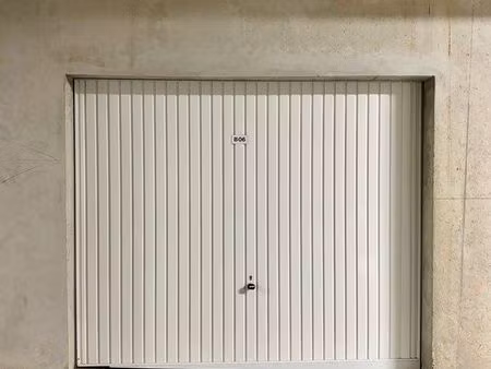 loue garage/box fermé furiani 17m2