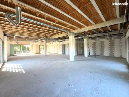 local commercial 152 m² lorgues