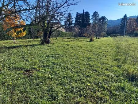 terrain constructible pour 1 ou 2 maisons