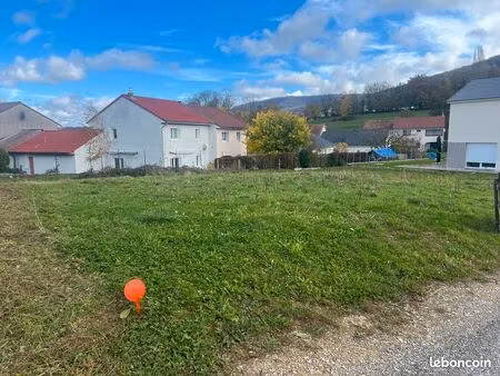 terrain constructible viabilisé à devecey libre constructeur