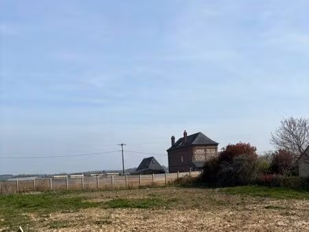 beau terrain constructible 828m2 proche bourgtheroulde