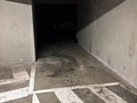 place de parking 2 roues