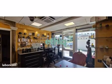 local commercial 84 m² sainte-rose