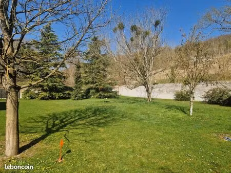 terrain 900 m² menilles