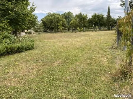terrain 800 m² germignac
