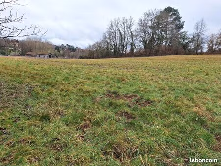 terrains à batir situés en périgord pourpre à st jean d'ayraud au calme à la campagne à 14