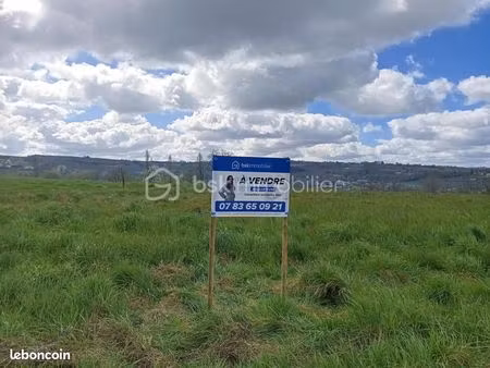 terrain 13 556 m² nailhac