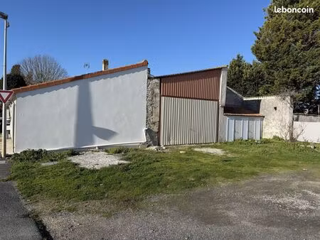 grange 1 pièce 90 m²