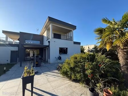 maison toit terrasse 190m2 à louer daix