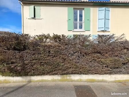 vends maison de ville à saint paul trois châteaux