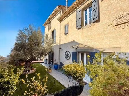 maison bourgeoise 400m2 piscine jardin gîte garage