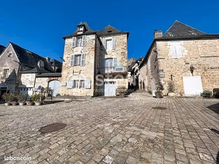 maison 5 pièces 202 m²