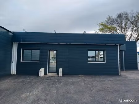 a louer- local d'activité avec bureaux et entrepôt
