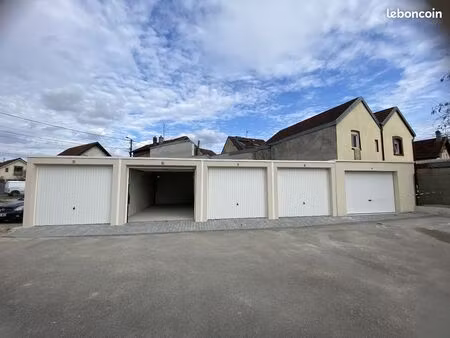 parking/box 1 pièce 12 m²