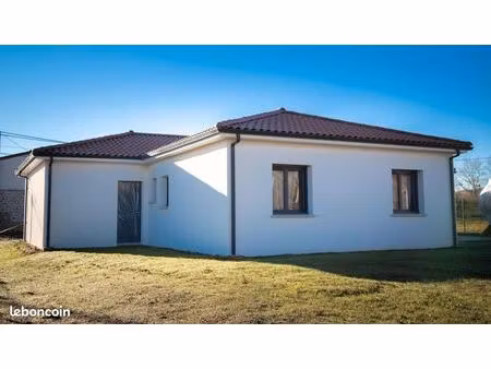 villa 4 pièces 80 m²