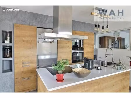 maison 6 pièces 178 m²