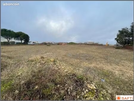 terrain 2200 m² surgeres