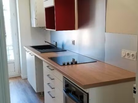 appartement t3 1er étage proche lycée et centre ville