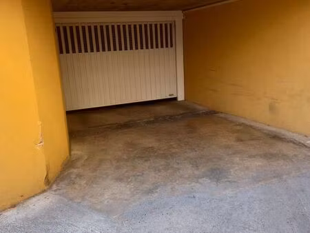 loue garage à lattes