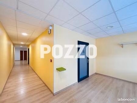 local d'activité 70 m²