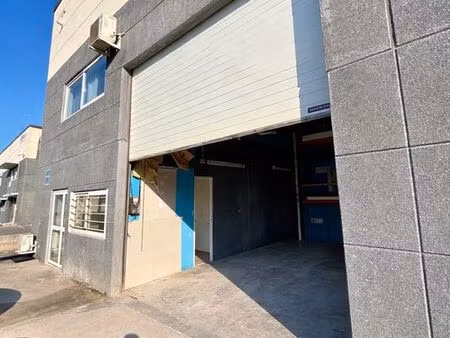 ◊ à louer – local d’activité – 68 m² – zone nicopolis