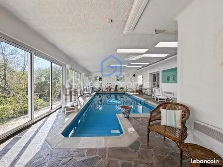 maison 10 pièces 284 m²