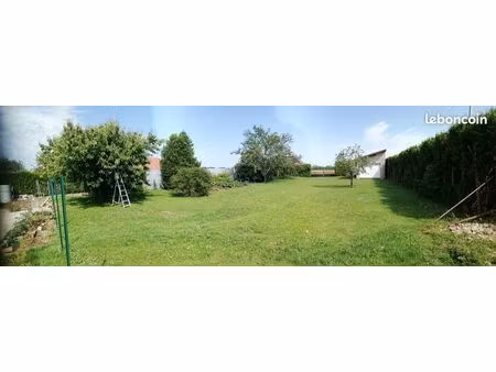 terrain constructible 669m² à 15 km dijon nord