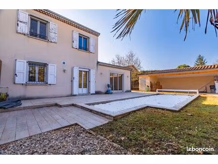 villa t6 avec piscine et jardin  rue du moulin d'albon  26500 bourg les valence
