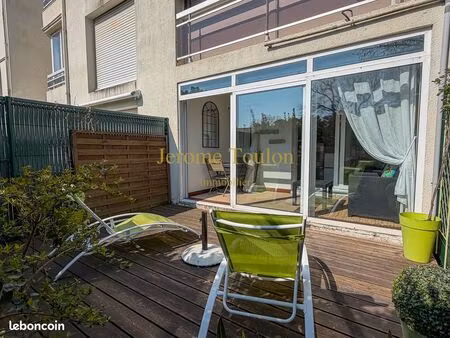 studio 1 pièce 28 m²