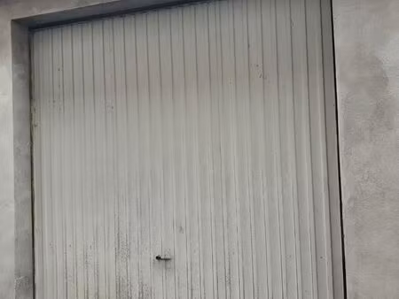 grand garage 24 m2 à louer