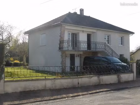 maison. 6 piéces. 97m²