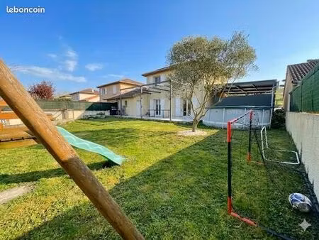villa 4 pièces 98 m²